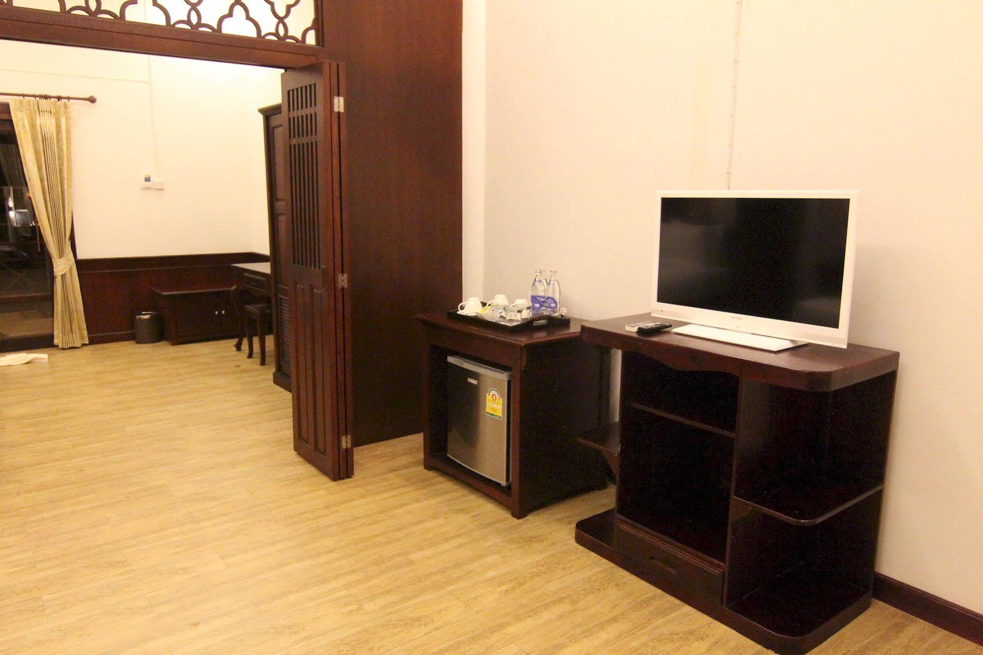 Bhu Tarn Koh Chang Resort&Spa Bagian luar foto