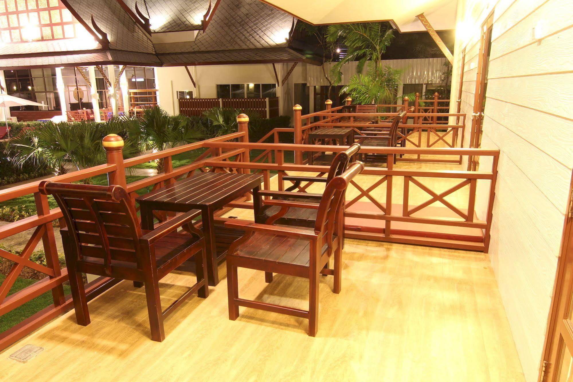 Bhu Tarn Koh Chang Resort&Spa Bagian luar foto