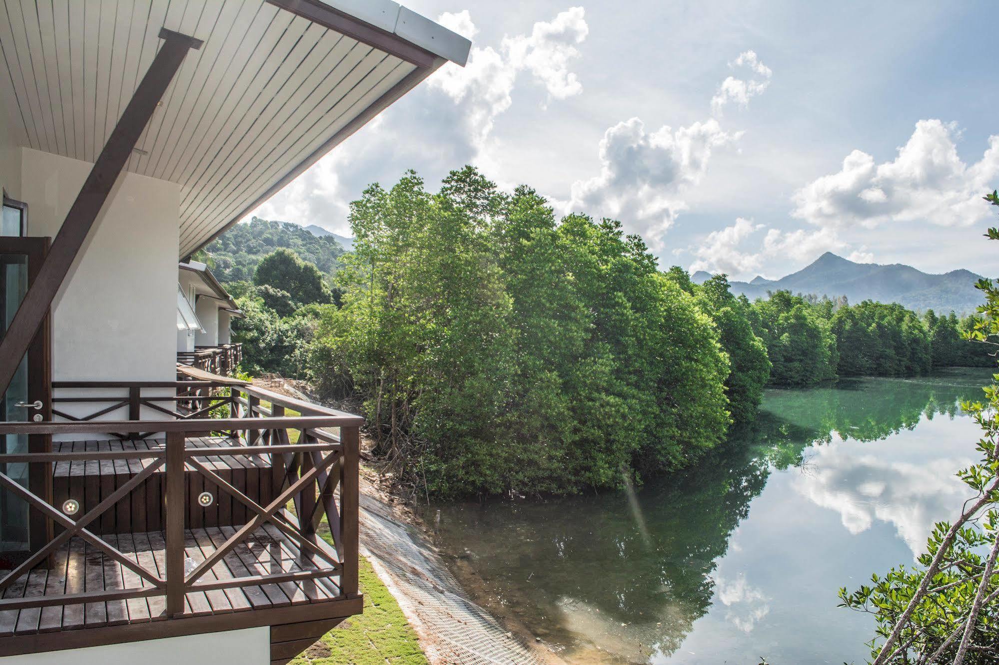 Bhu Tarn Koh Chang Resort&Spa Bagian luar foto